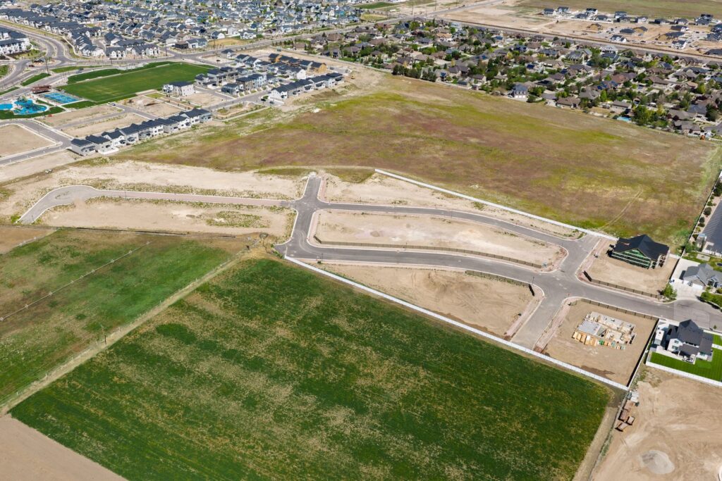 006_006_002_thecoveatsilversky_constructionupdate-2_884_293_543